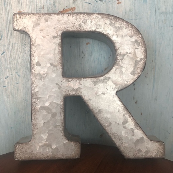 Bundle of two “R’s” - one rustic metal and the other from Spain & very colorful - Picture 5 of 13